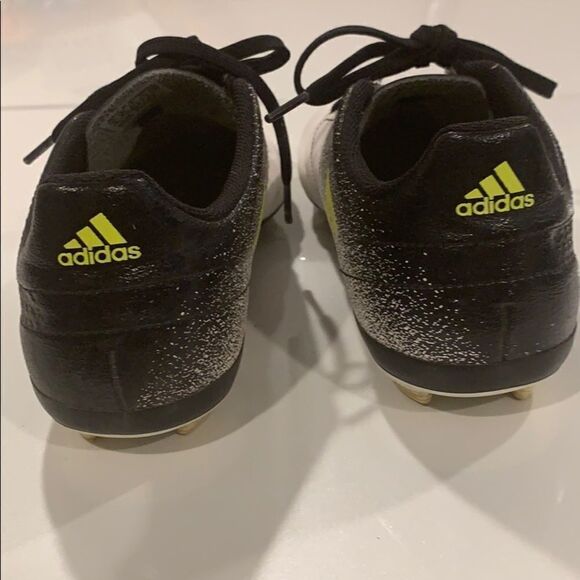 ❌1 hr sale ❌Adidas soccer shoes - Picture 3 of 5